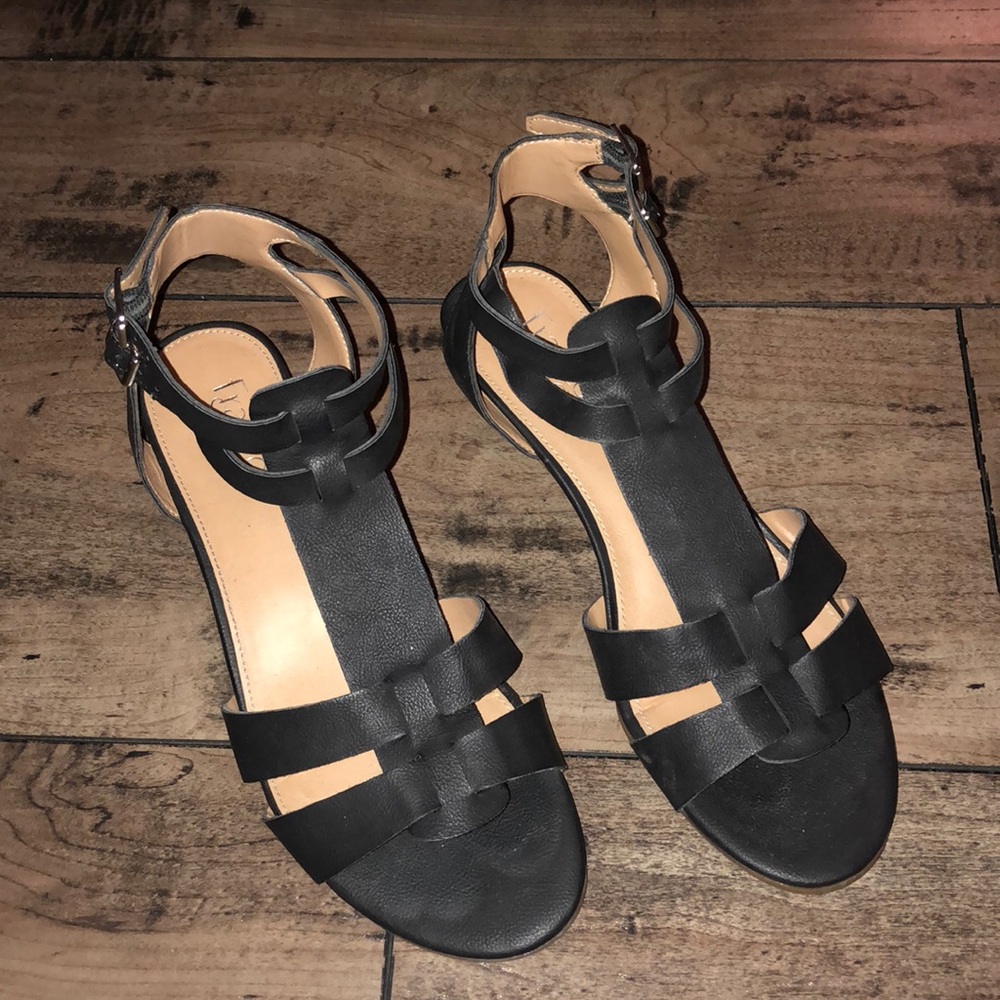 Black short wedge sandals